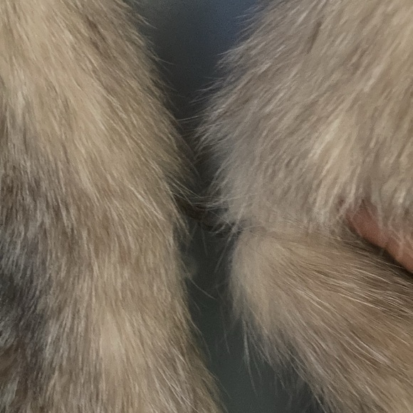 A beautiful vintage leather and fur jacket - Picture 6 of 15